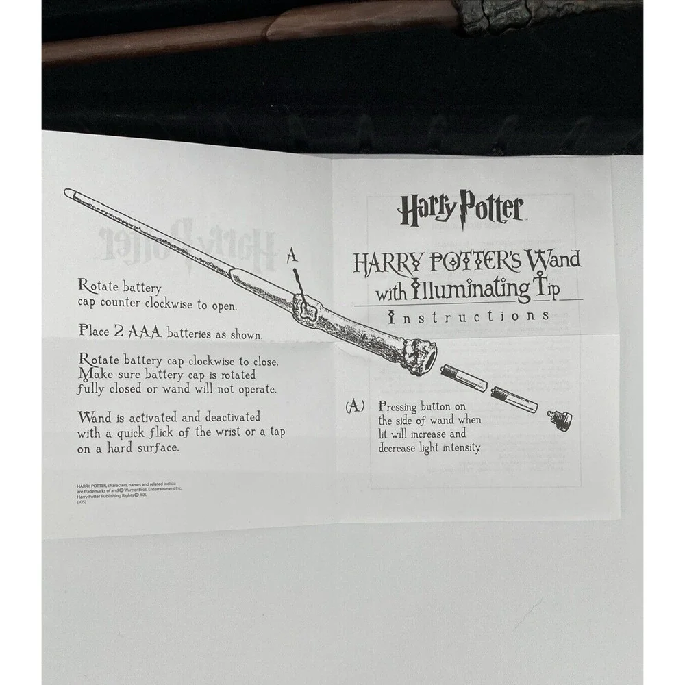 Harry Potter's Wand with Illuminating Tip and Case The Noble Collection - Works! - Picture 6 of 8